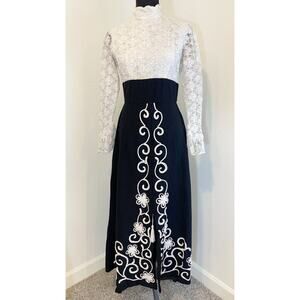 Womens Vintage Formal Dress Black and White Size 2 60s Crochet with Skirt Tassel